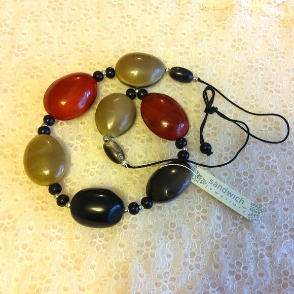 Vintage NEW sandwich jewellery Red Black Beige Oval Beads VTG Art Deco Necklace - Picture 2 of 7